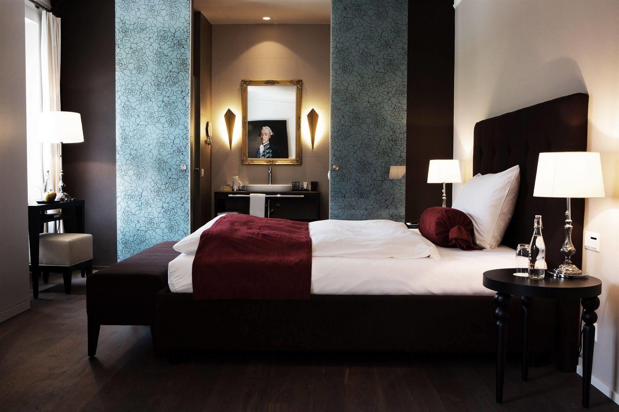 Hotel Schloss Huenigen Конольфинген Экстерьер фото